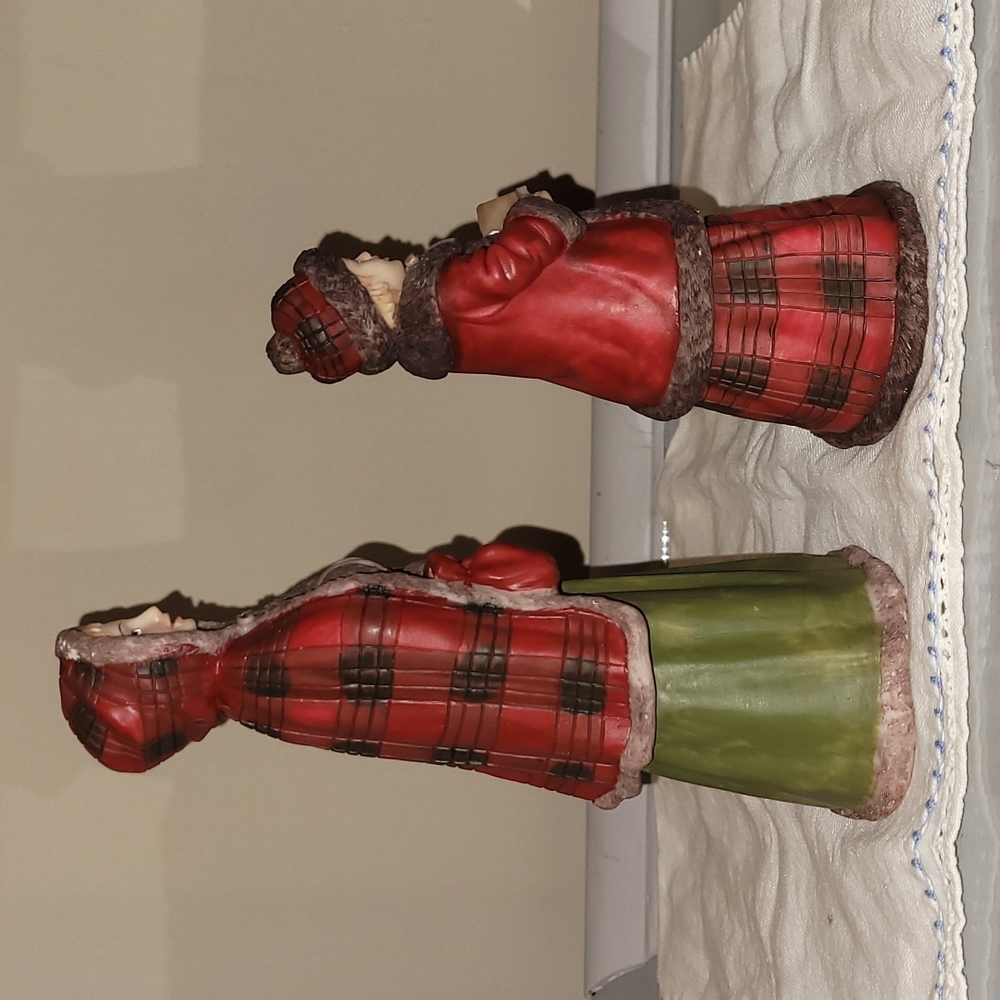 Gorgeous Vintage Inspired Set of Carolers - Picture 4 of 12